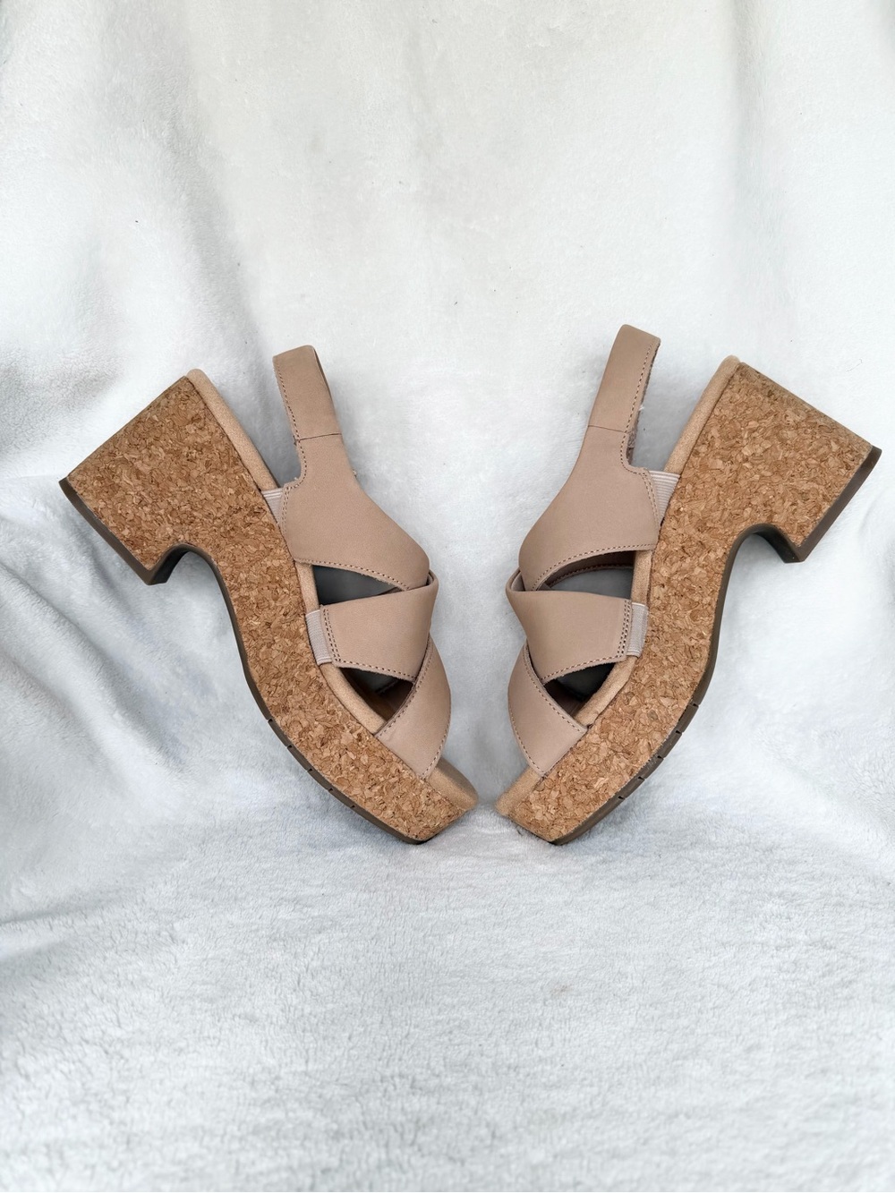 Clarks Women's Nerisa Grace Round Toe Wedge Sandals  Sand Nubuck Size 7M - Picture 8 of 13